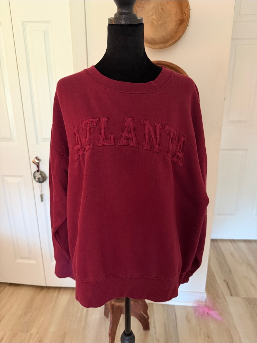 Women's Burgundy 'Atlanta' Appliqué Crewneck Sweatshirt